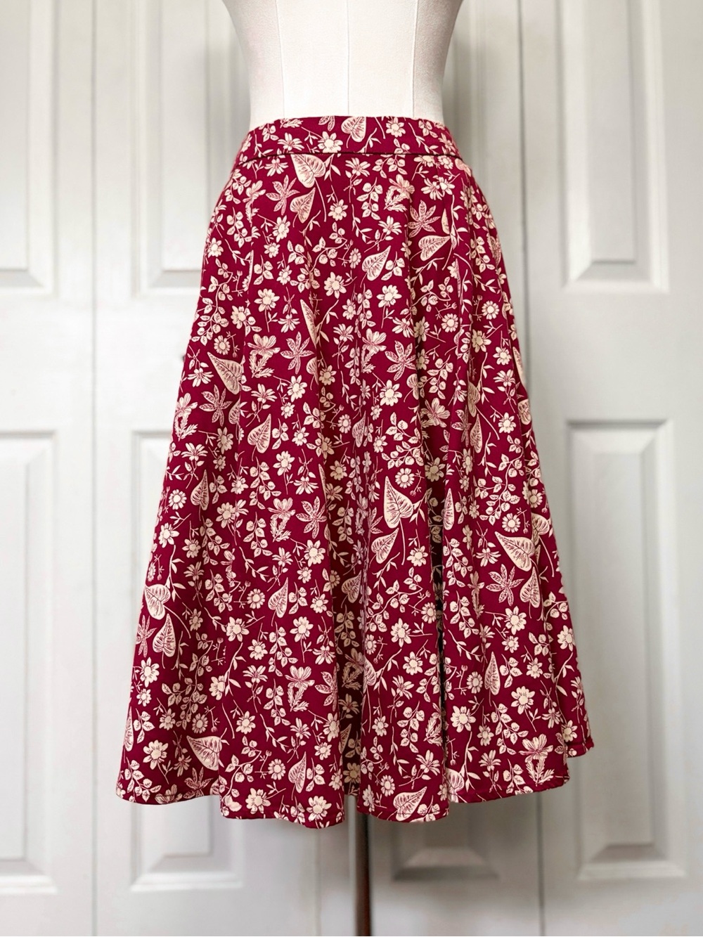 Collectif Swing Skirt Floral & Foliage Size Small | Retro Earthy Autumn Fairy